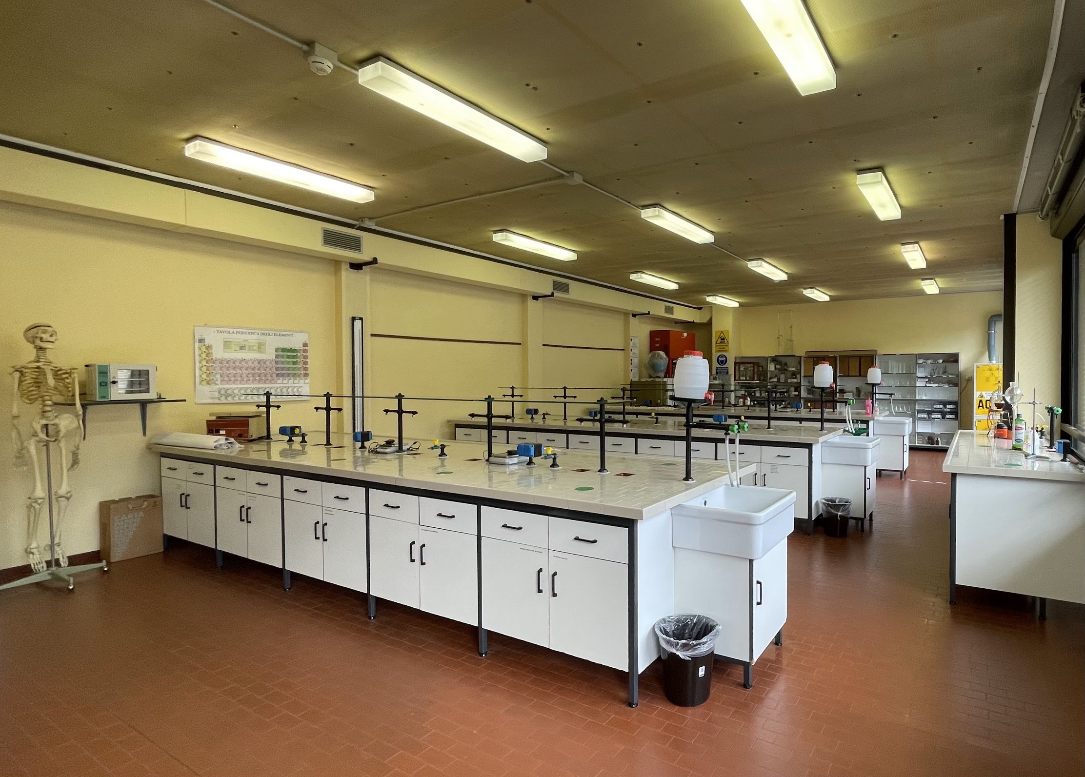 Il laboratorio di Chimica (foto 1)